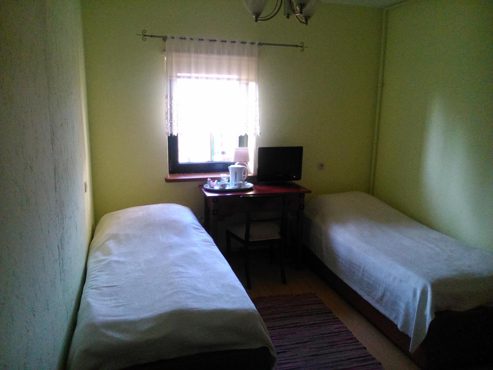 Karczma Biesiadna Bed & Breakfast Dalnia Phòng bức ảnh
