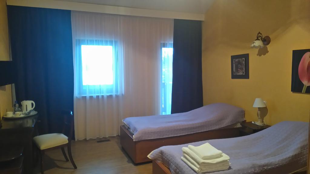 Karczma Biesiadna Bed & Breakfast Dalnia Ngoại thất bức ảnh
